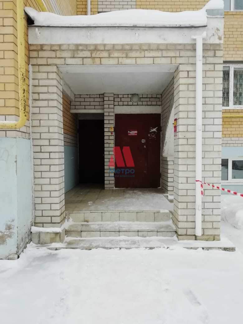 Помещение свободного назначения на продажу в поселке городского типа Красное-на-Волге, Восточный микрорайон, 17 фото №0