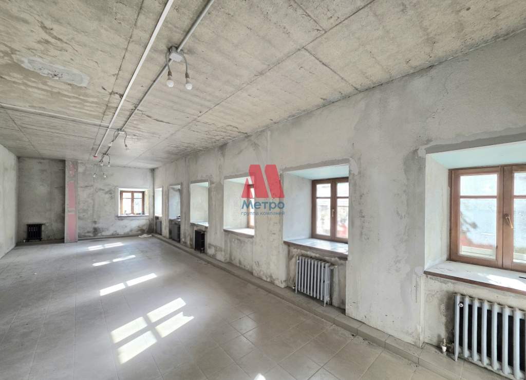 Сдам в аренду торговое помещение 575 м.кв.
