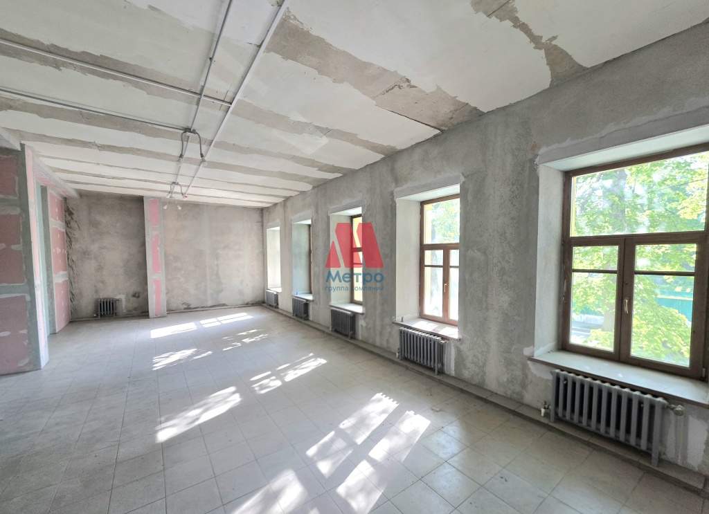 Сдам в аренду торговое помещение 575 м.кв.