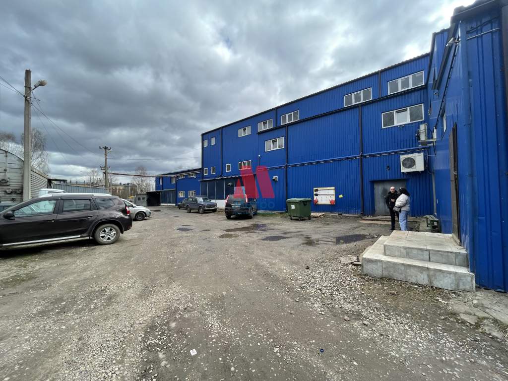 Продам торговое помещение 2100 м.кв.