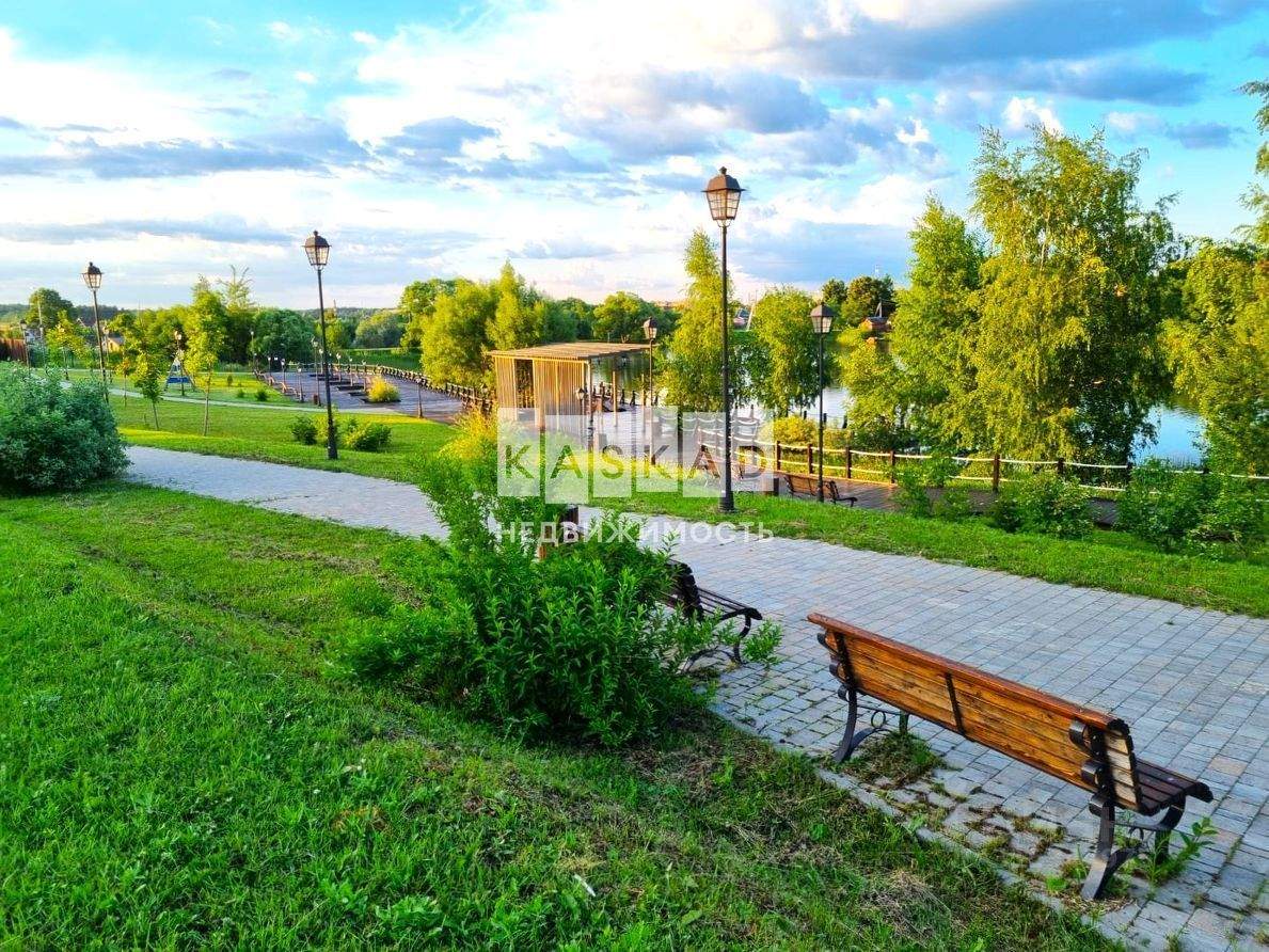 Продам земельный участок 1000 м.кв.