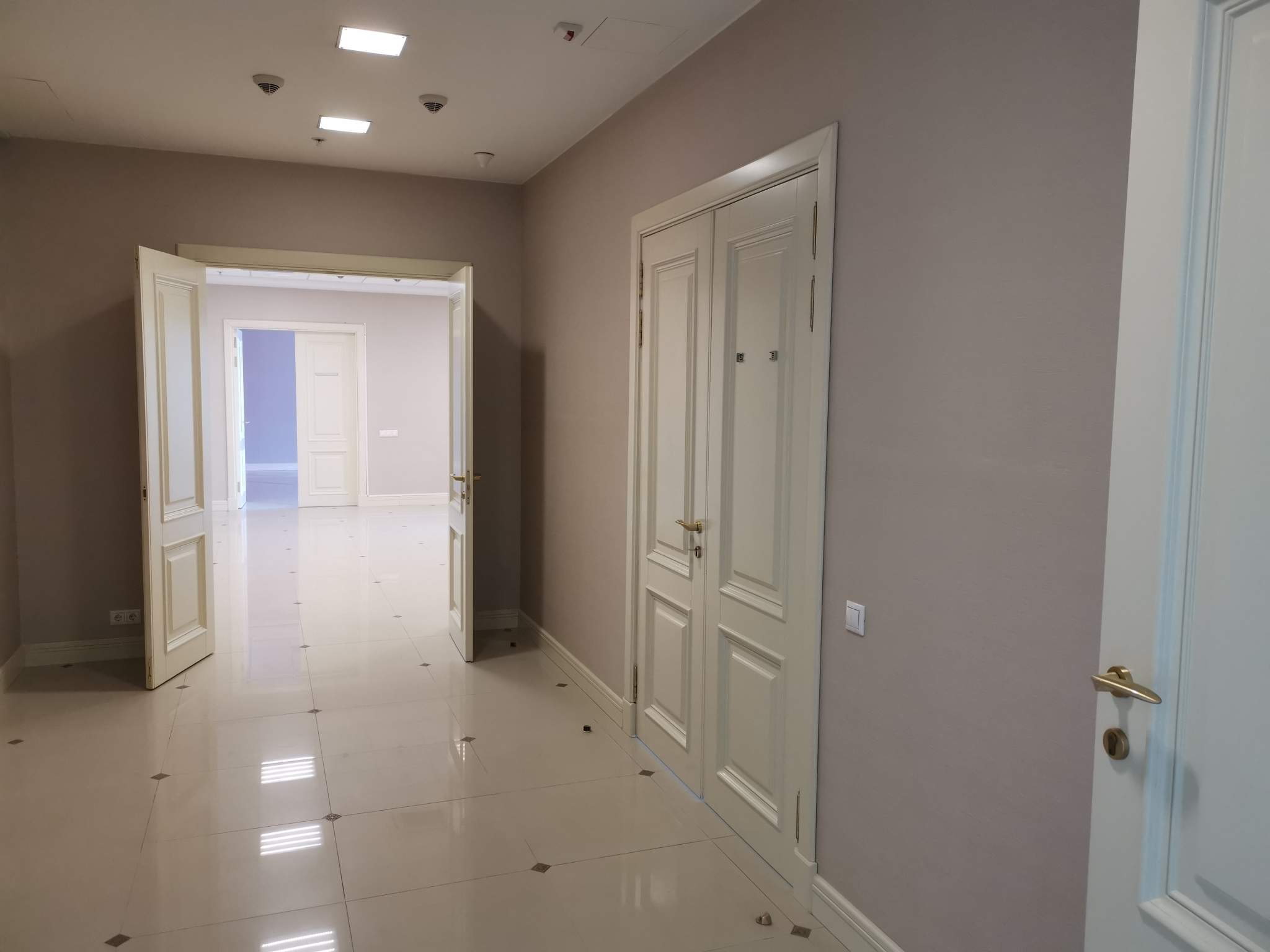 Сдам в аренду офис 243.5 м.кв.