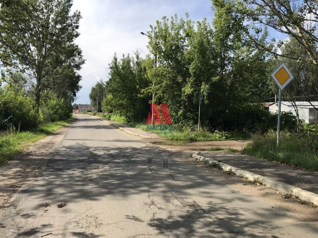 Продам земельный участок 900 м.кв.