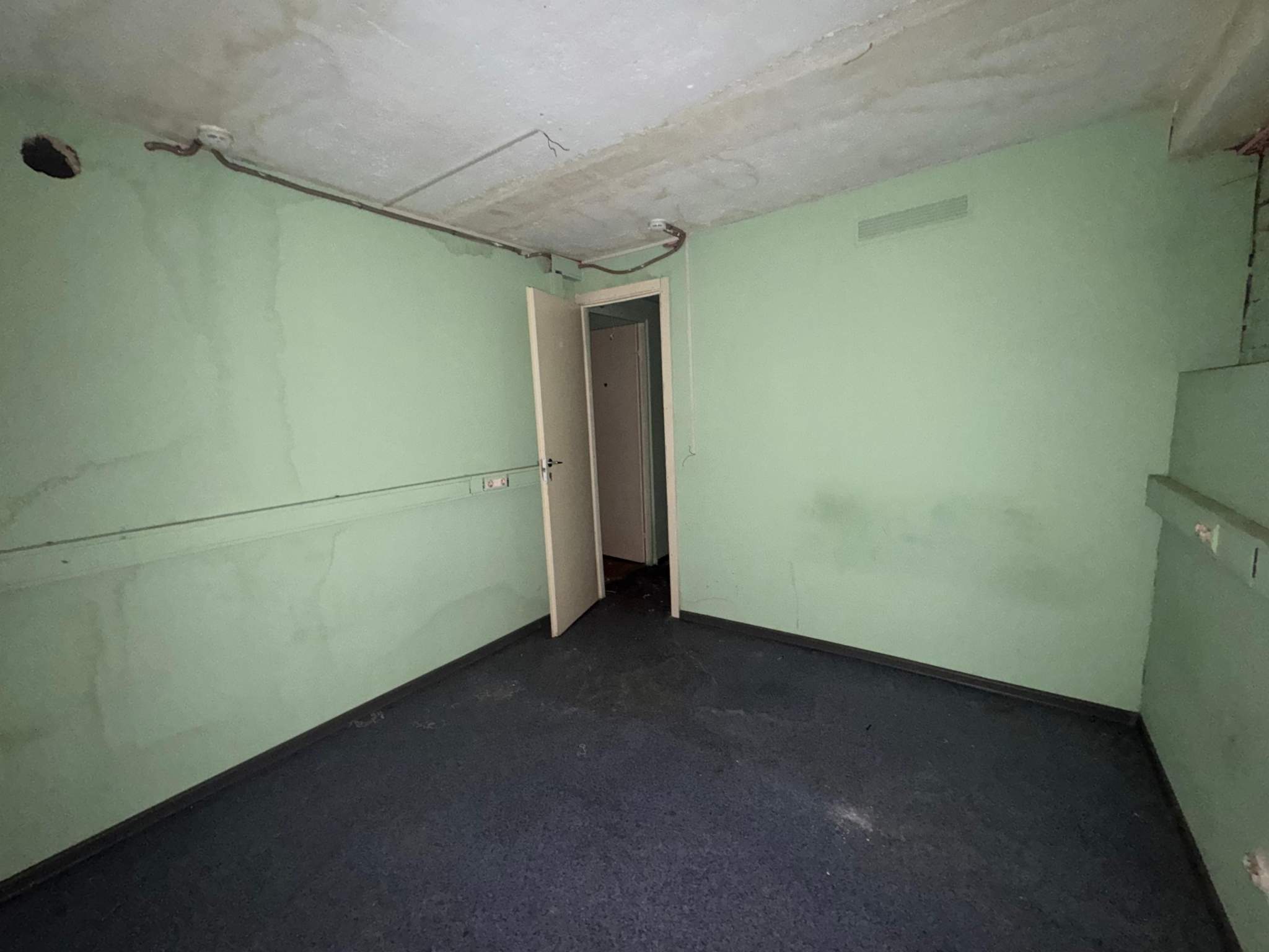 Продам офис 302.1 м.кв.