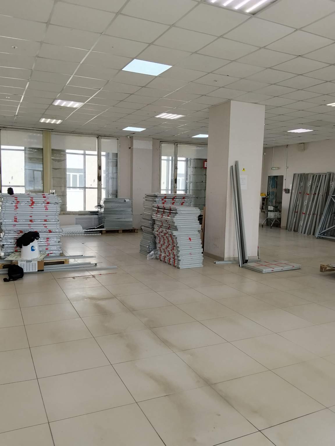 Сдам в аренду магазин 430 м.кв.