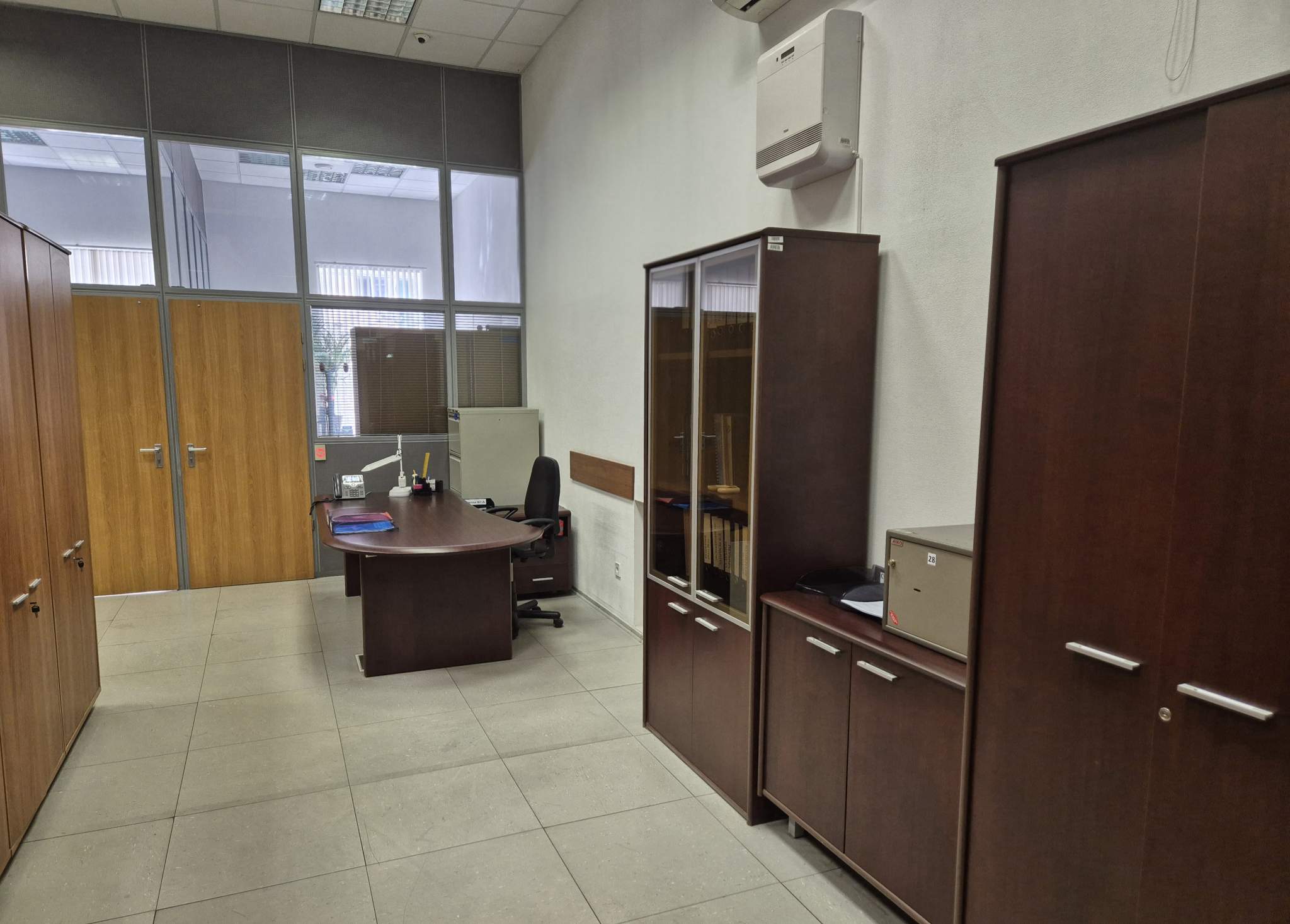 Продам офис 727.7 м.кв.