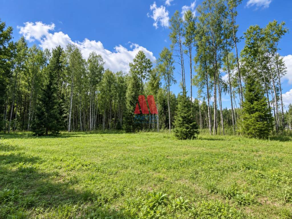 Продам земельный участок 1400 м.кв.