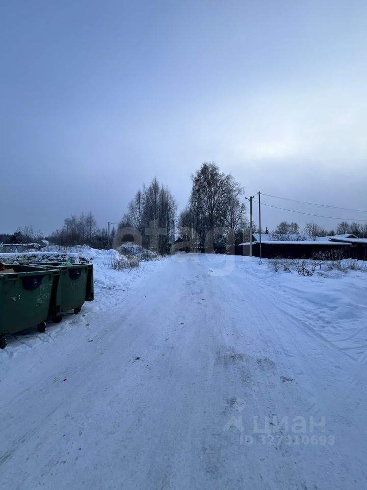 Продам земельный участок 700 м.кв.