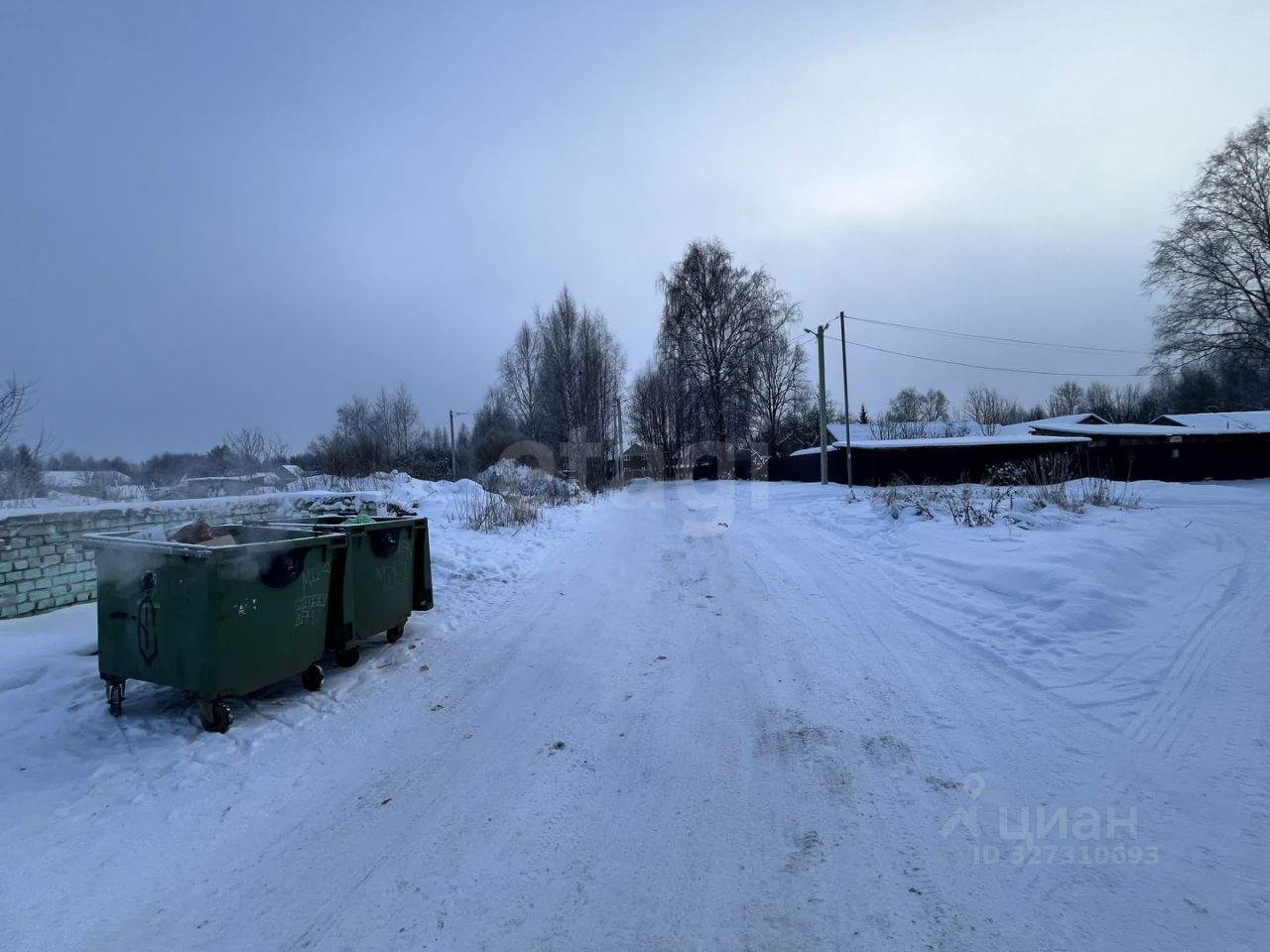 Продам земельный участок 700 м.кв.