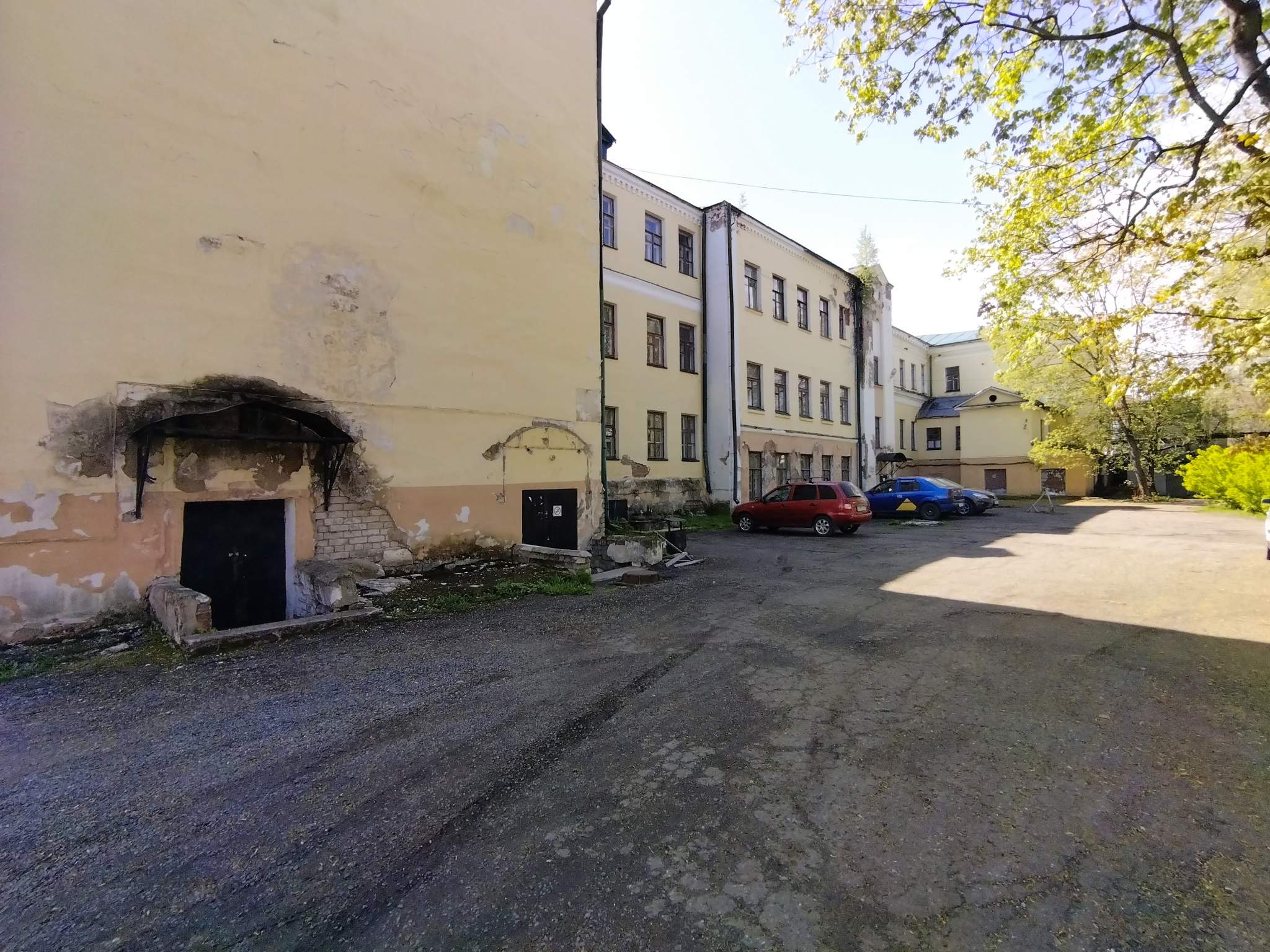 Продам торговое помещение 2845.9 м.кв.