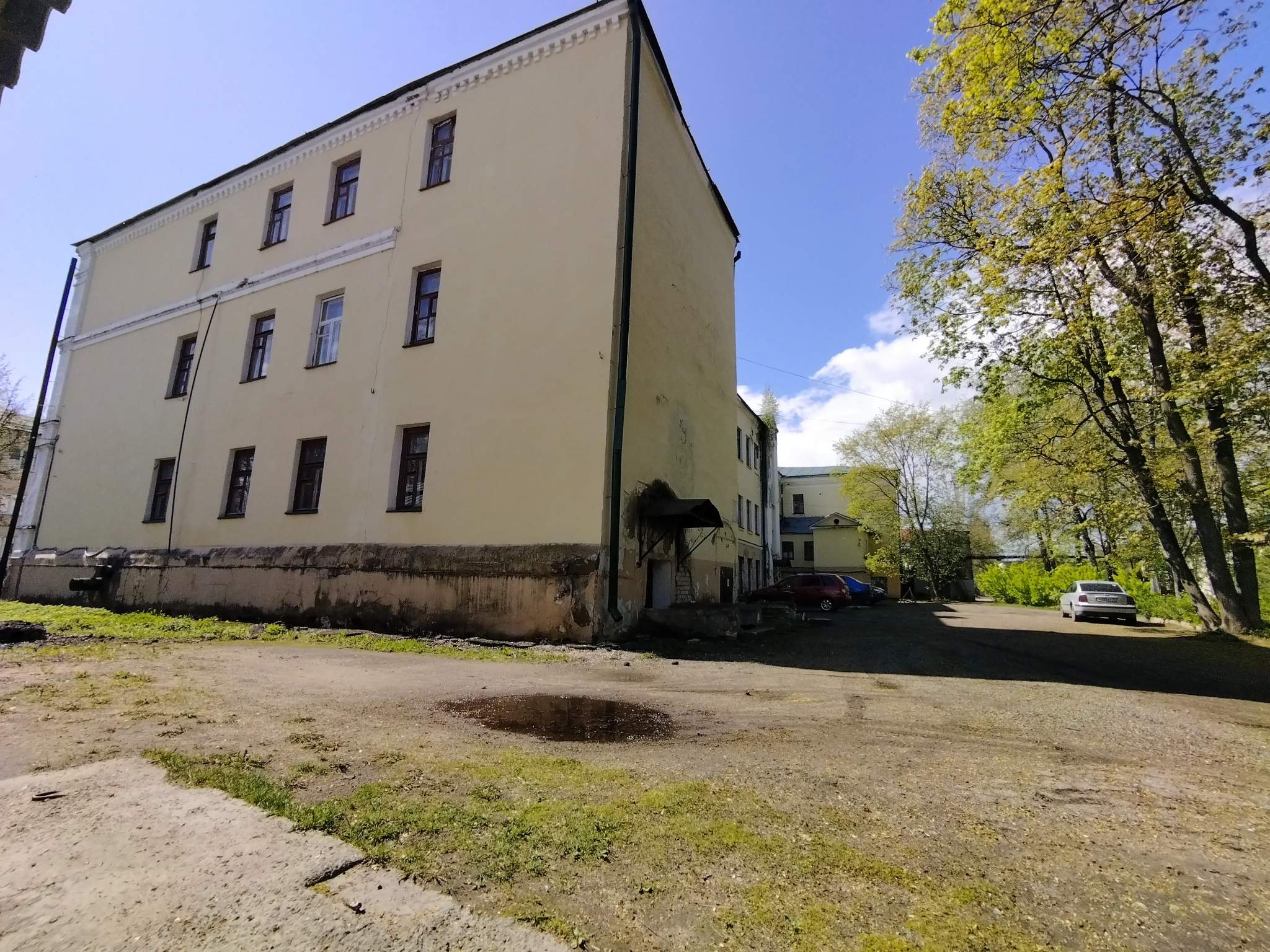 Продам торговое помещение 2845.9 м.кв.