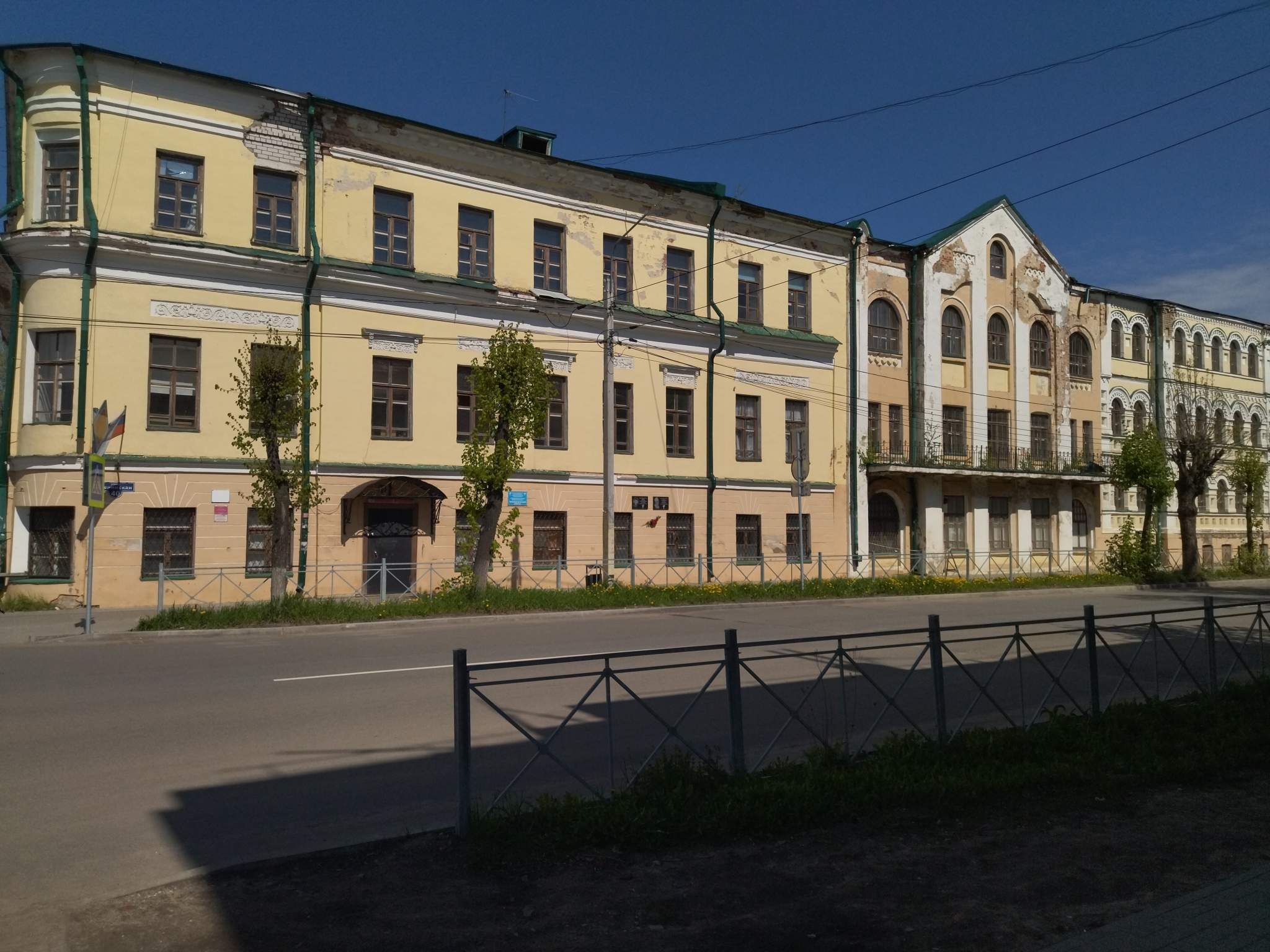 Продам торговое помещение 2845.9 м.кв.