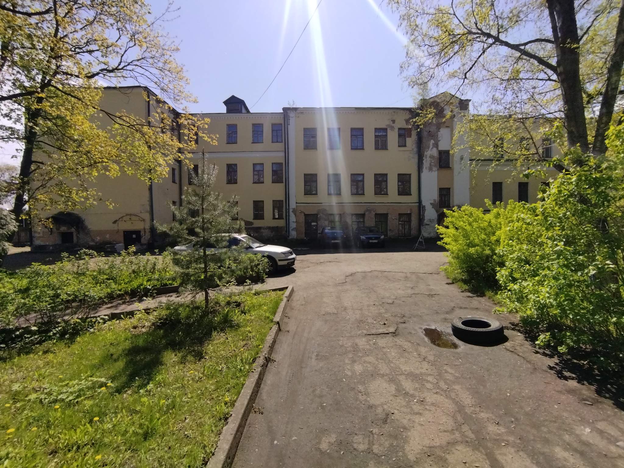 Продам торговое помещение 2845.9 м.кв.