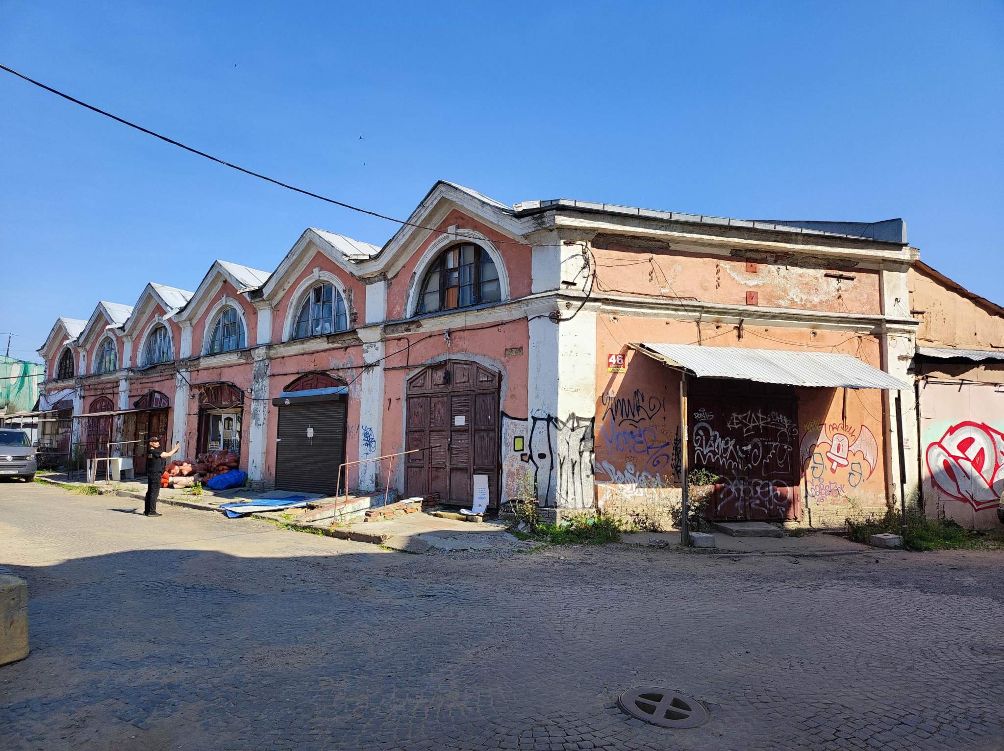 Сдам в аренду торговое помещение 674.8 м.кв.