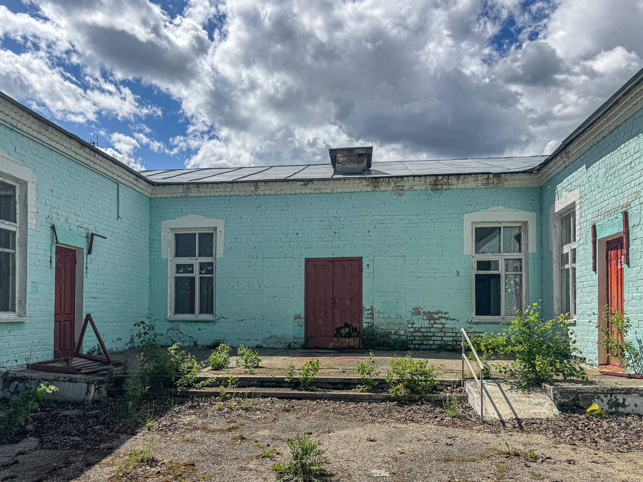 Продам торговое помещение 983.5 м.кв.