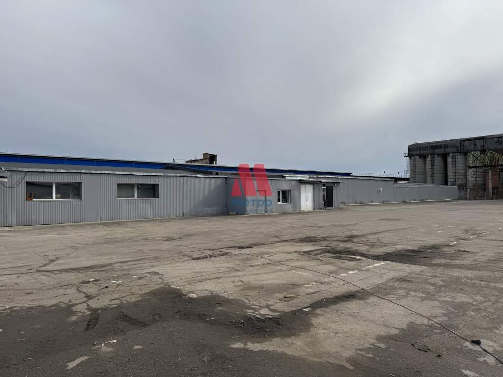 Продам помещение свободного назначения 1300 м.кв.