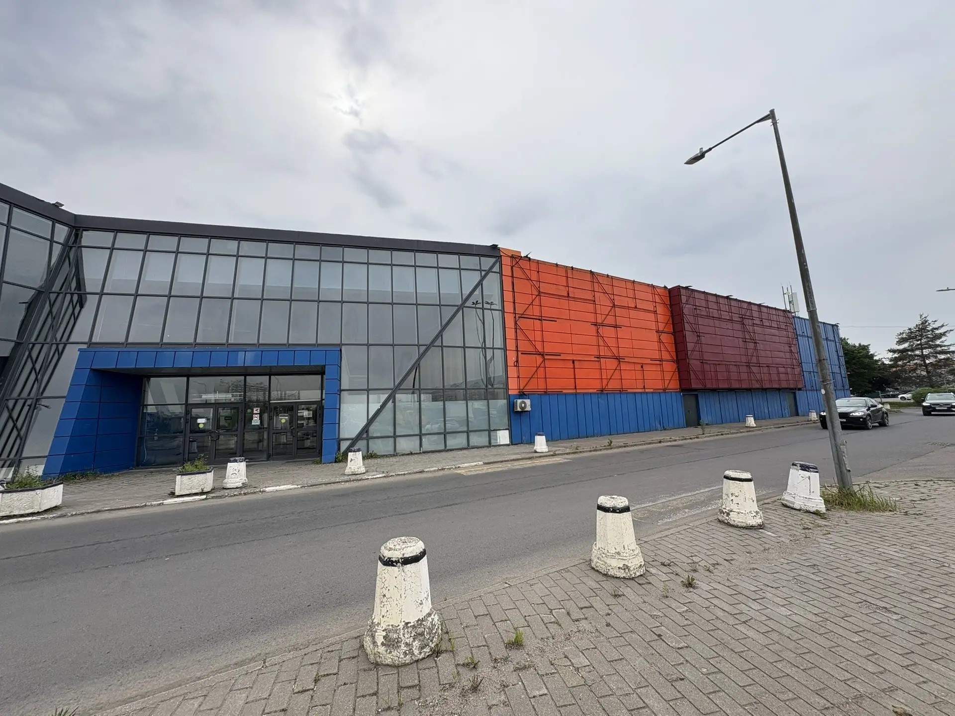 Сдам в аренду торговое помещение 5977.8 м.кв.