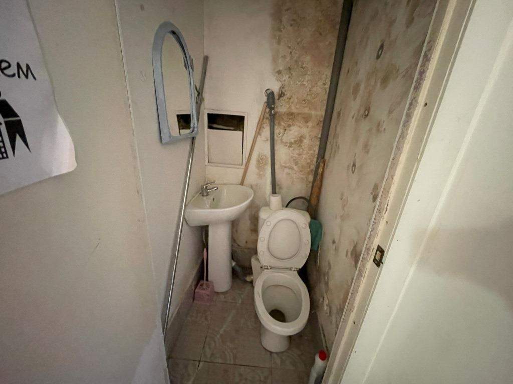 Продам офис 7.7 м.кв.