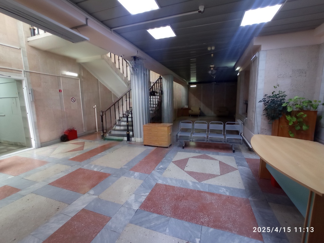 Продам помещение свободного назначения 1057 м.кв.