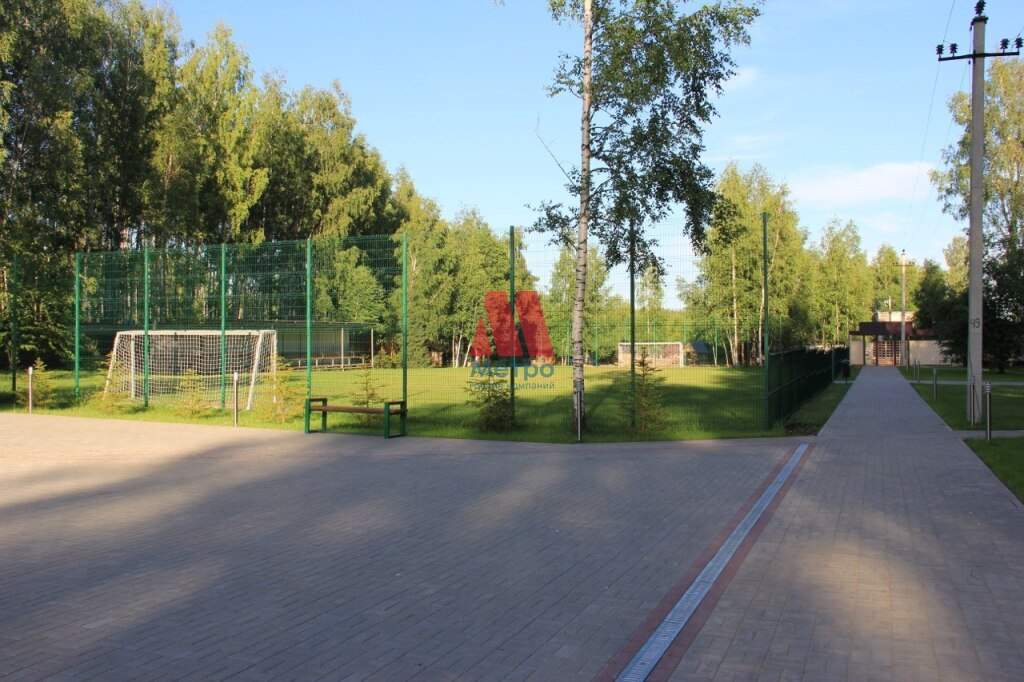 Продам торговое помещение 1200 м.кв.