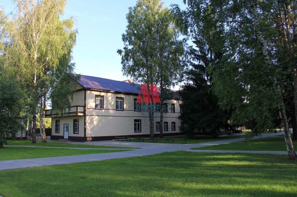Продам торговое помещение 1200 м.кв.