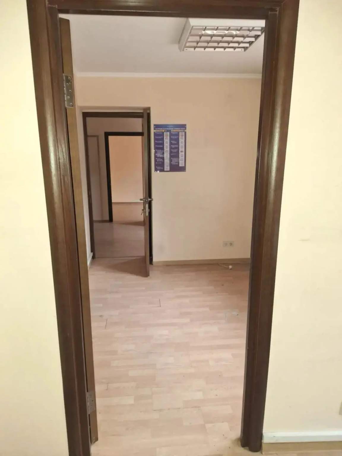 Продам офис 79.9 м.кв.