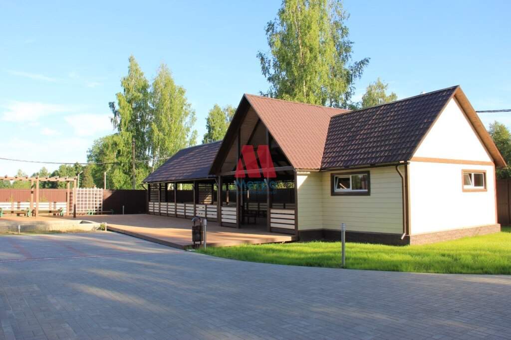 Продам торговое помещение 1200 м.кв.