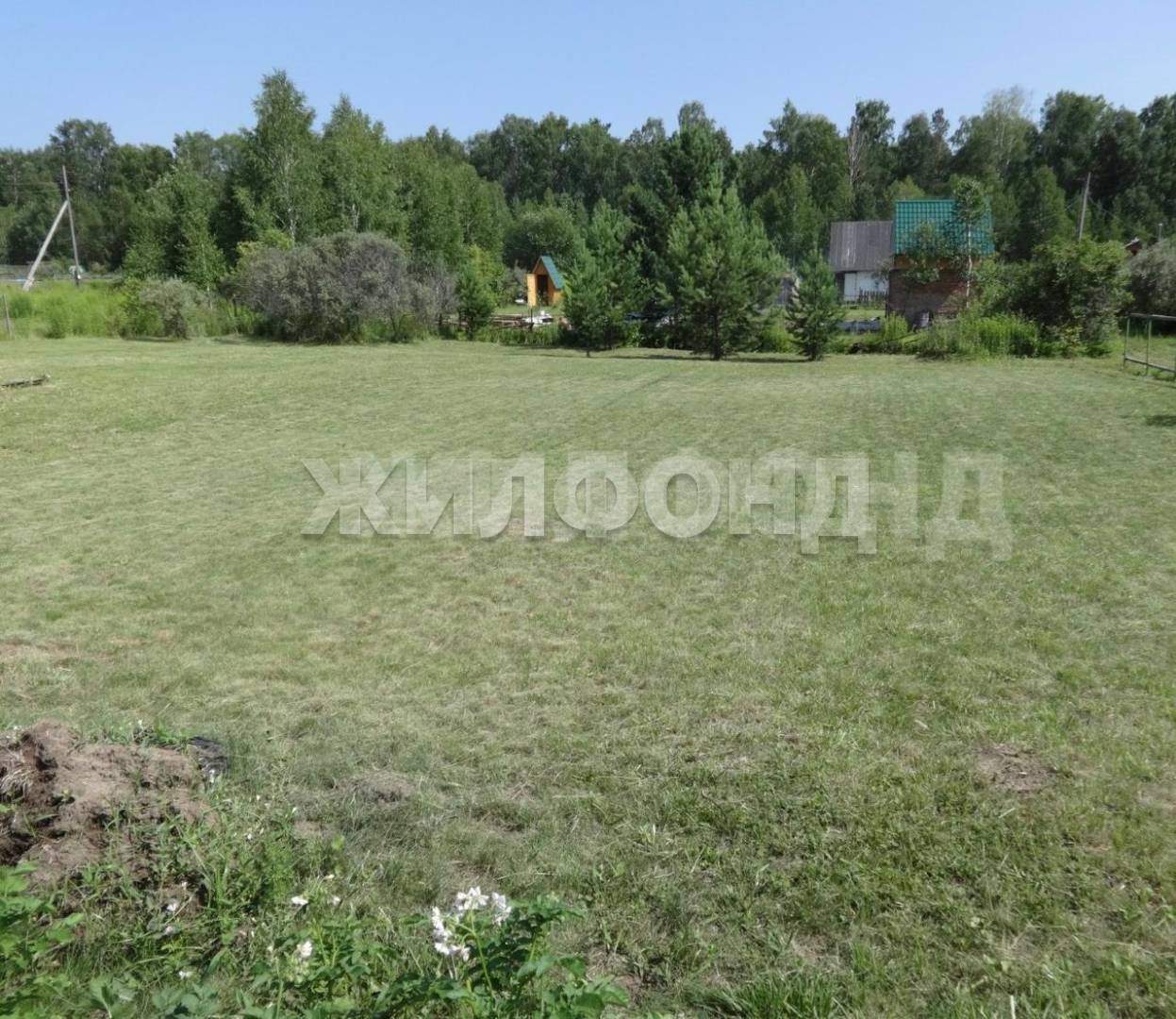Продам земельный участок 2500 м.кв.