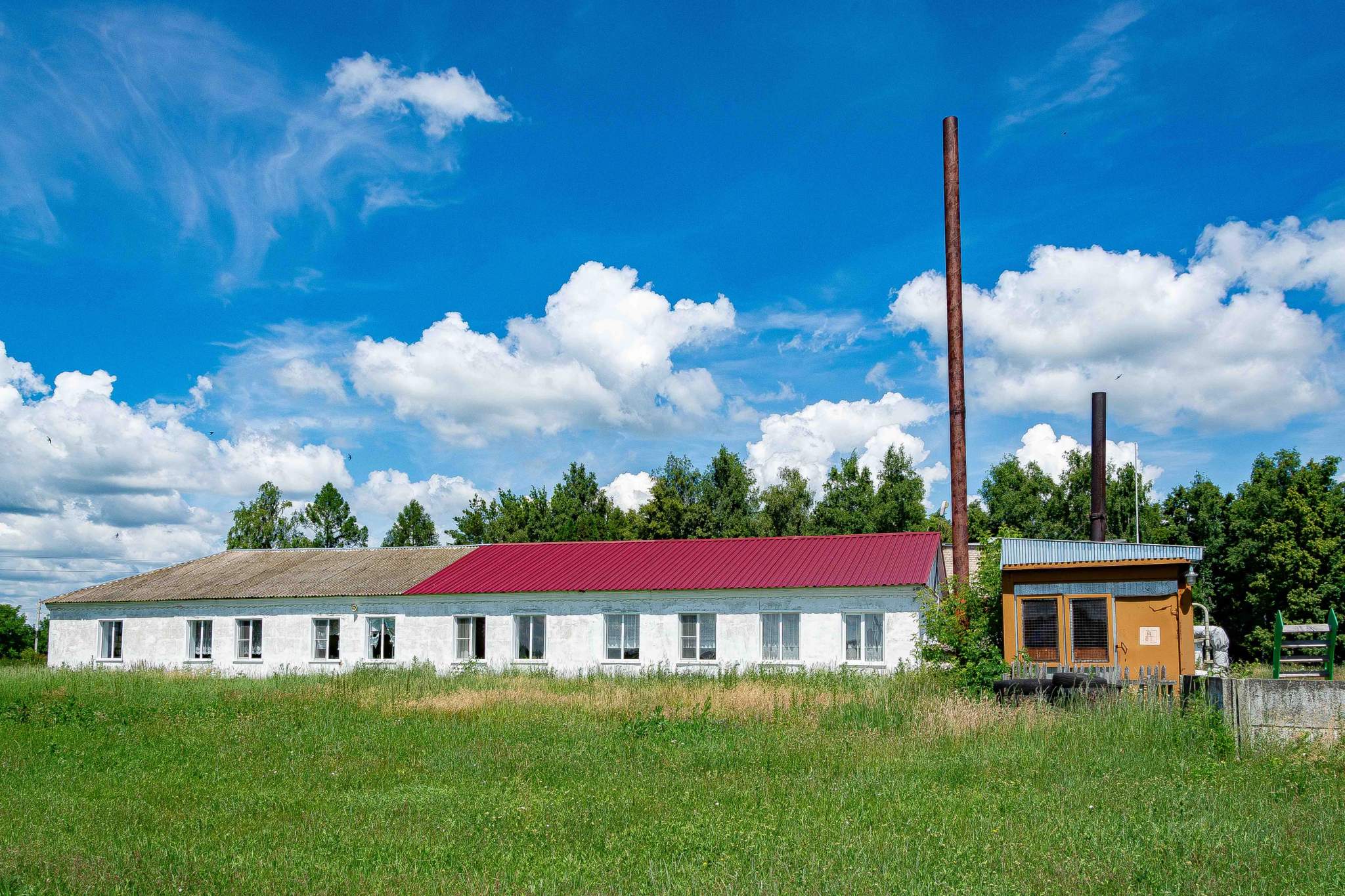 Продам торговое помещение 1074.9 м.кв.