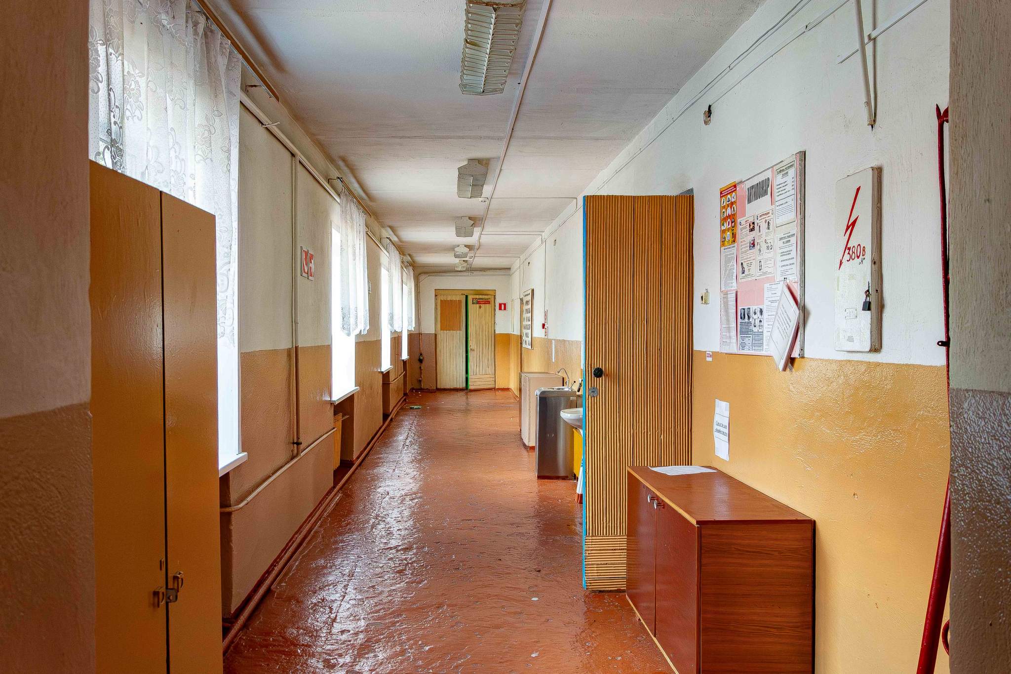 Продам торговое помещение 1074.9 м.кв.