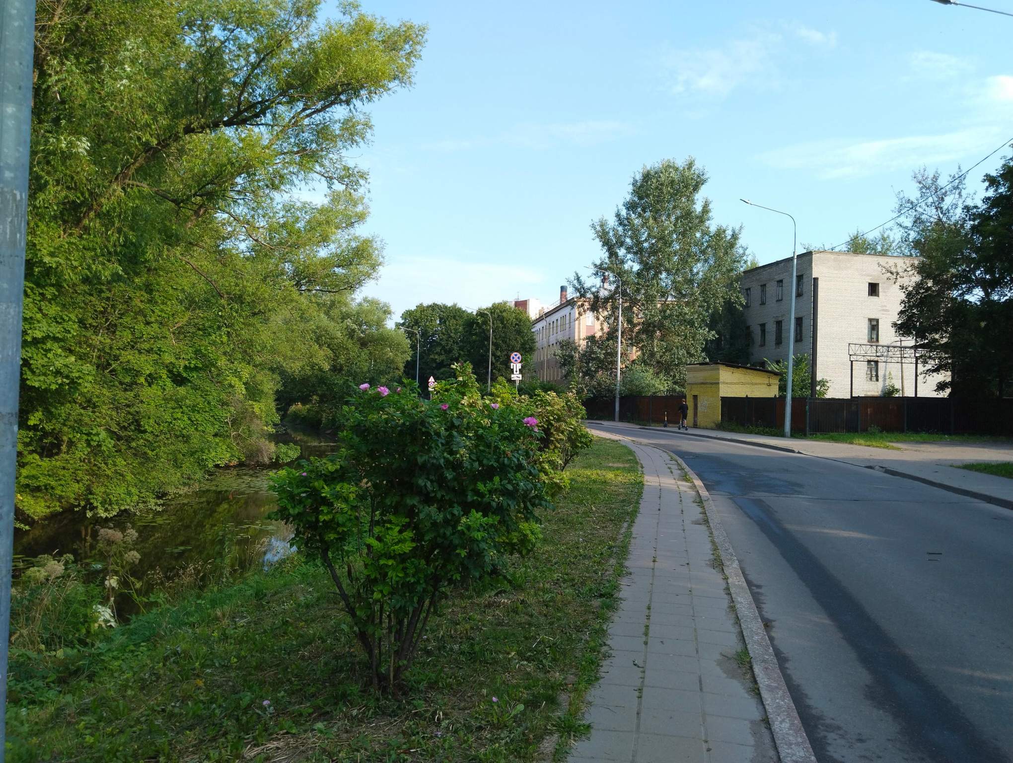 Продам торговое помещение 276.8 м.кв.