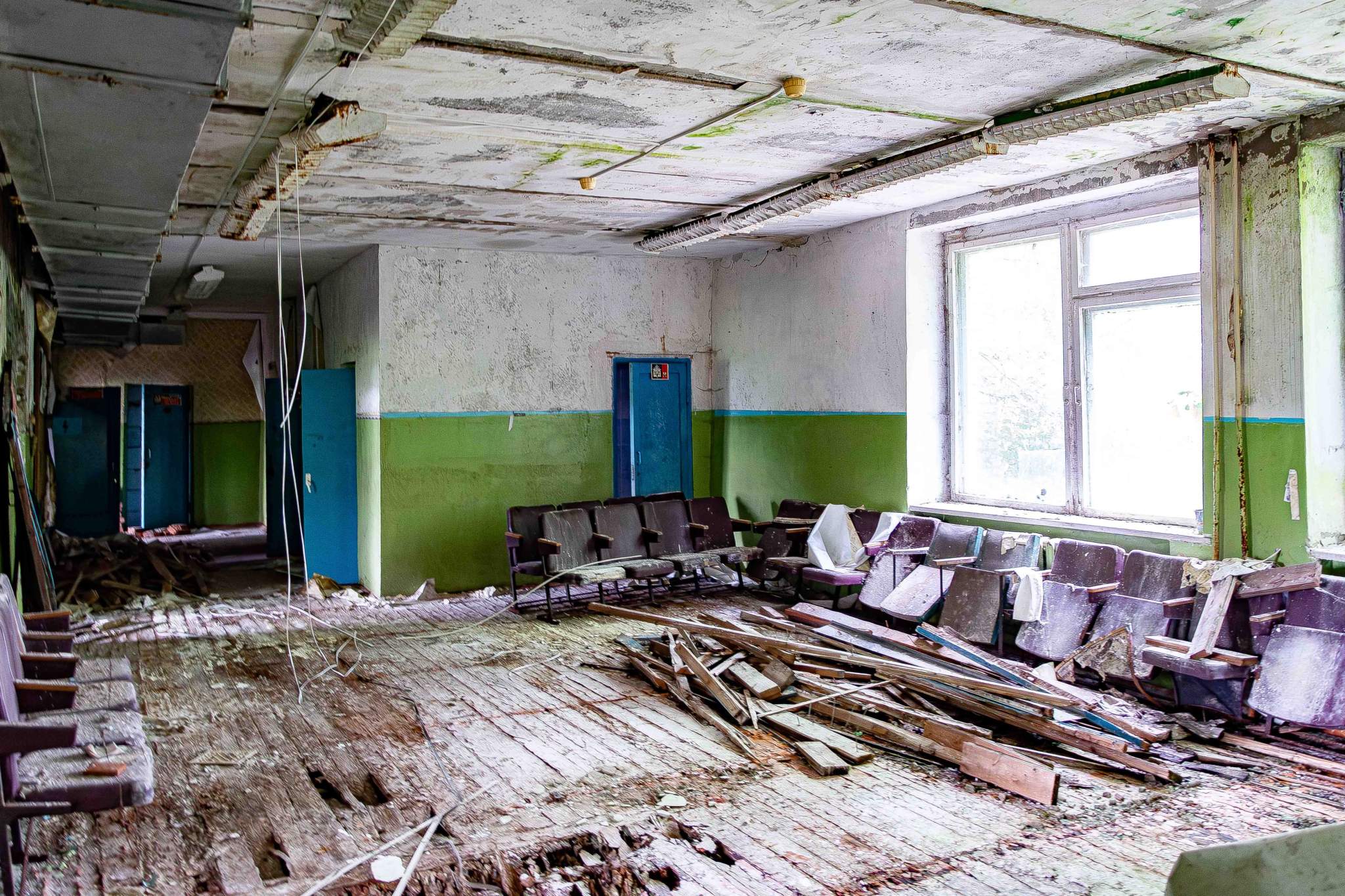 Продам торговое помещение 1669.3 м.кв.
