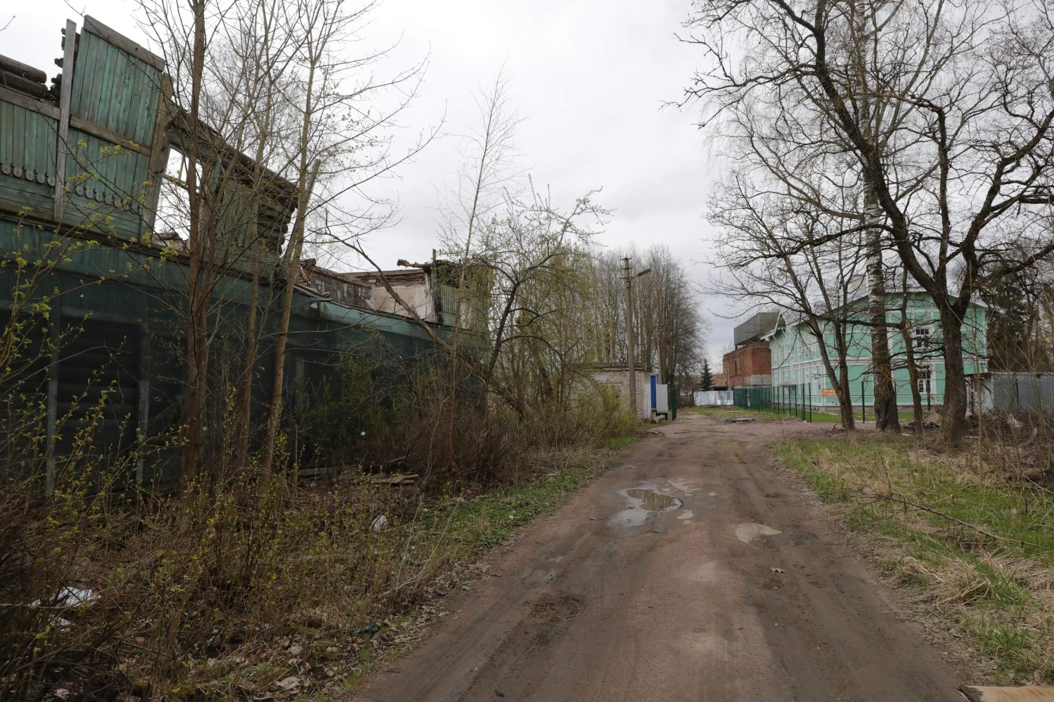 Продам торговое помещение 974.8 м.кв.