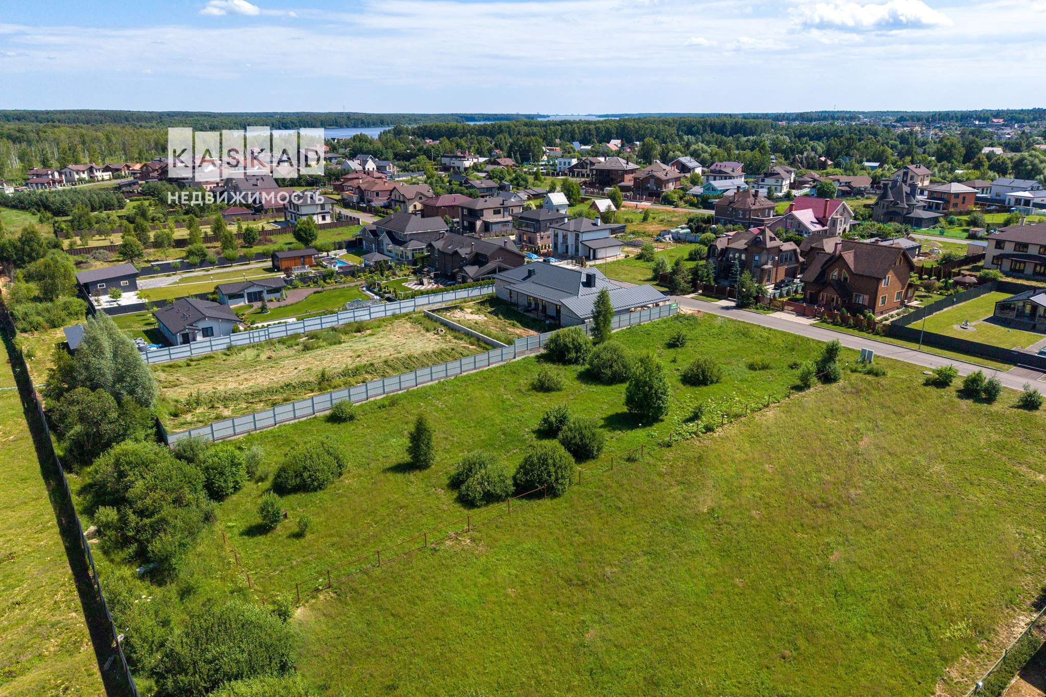 Продам земельный участок 3000 м.кв.