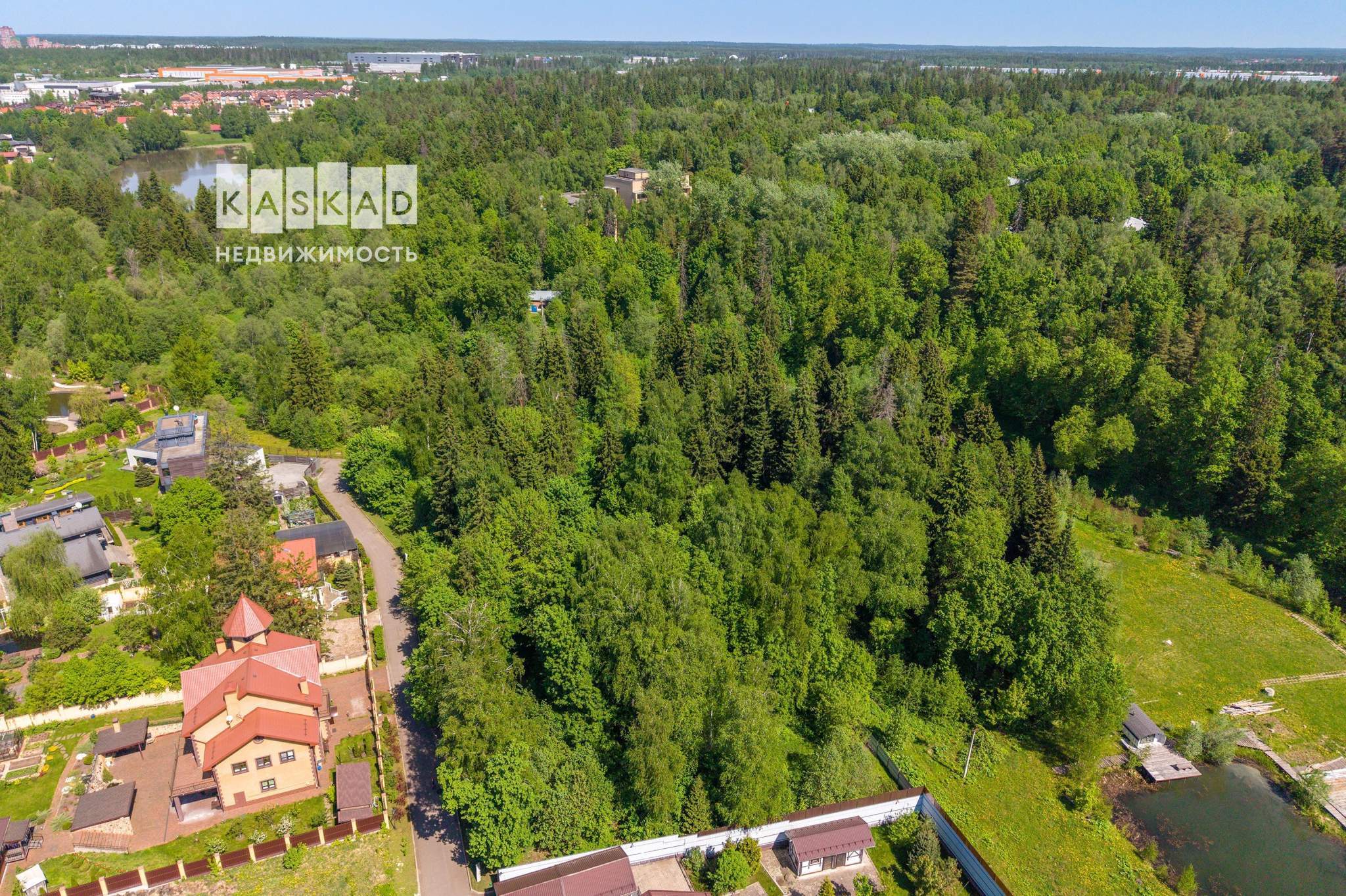 Продам земельный участок 1900 м.кв.