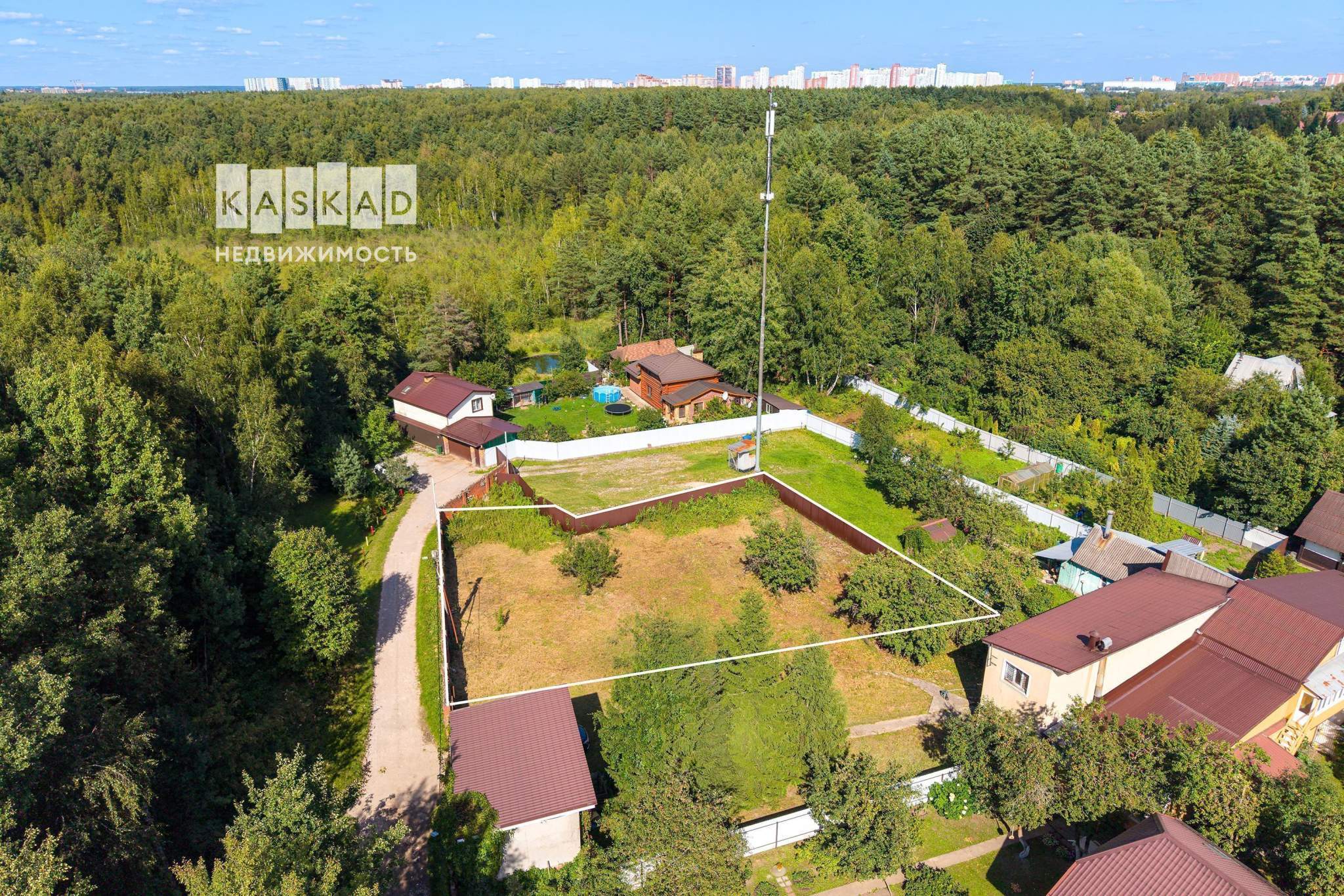 Продам земельный участок 1000 м.кв.