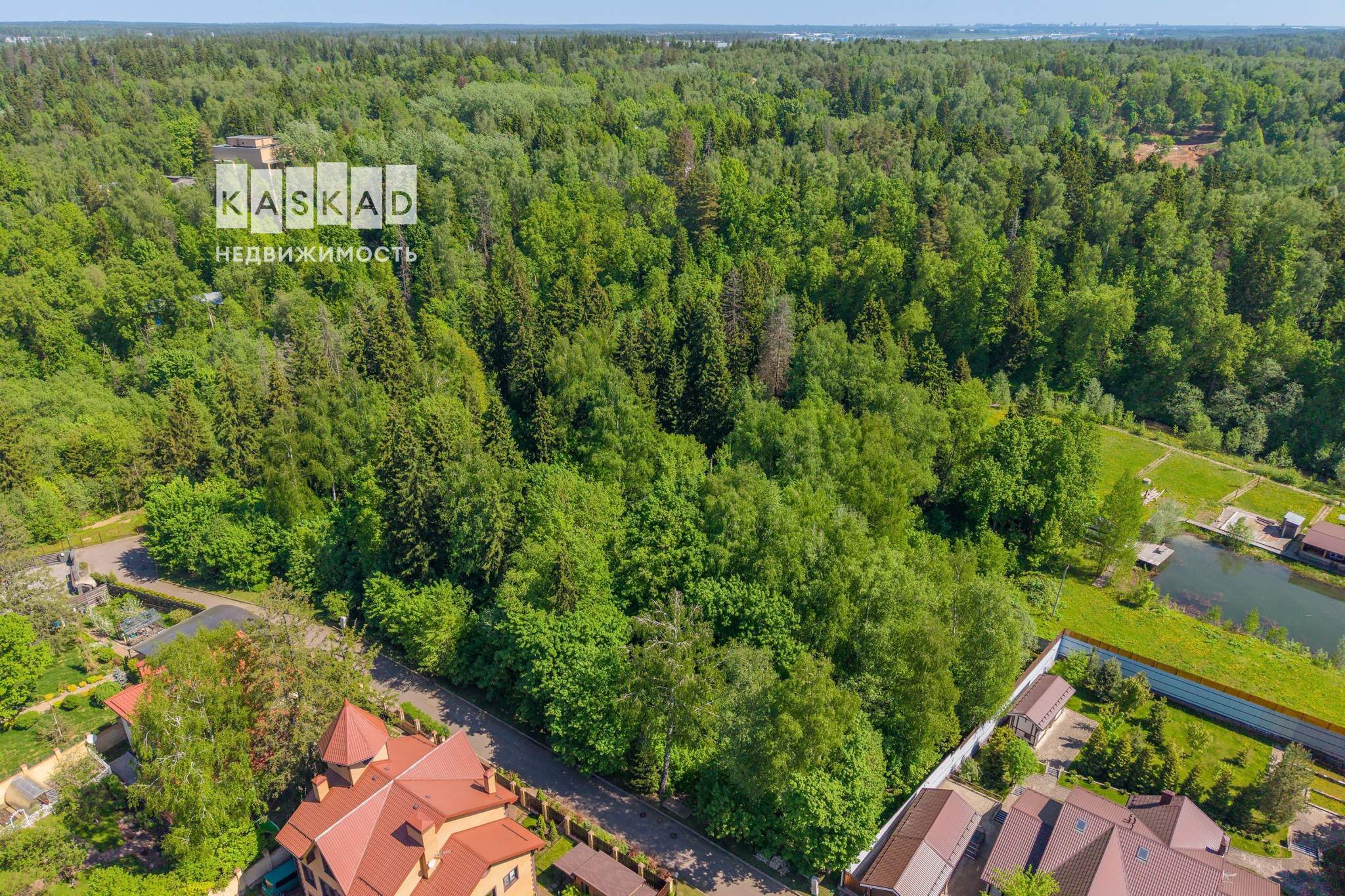 Продам земельный участок 1800 м.кв.