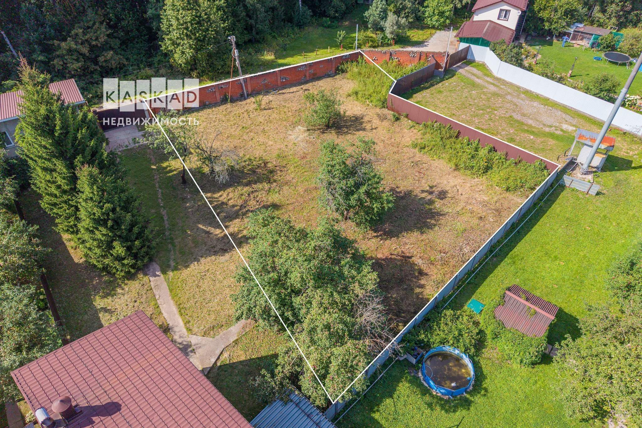 Продам земельный участок 1000 м.кв.