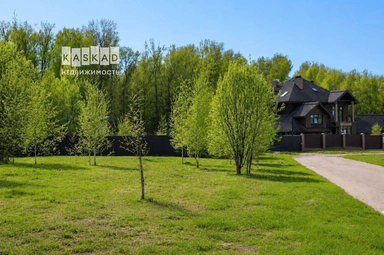 Продам земельный участок 1000 м.кв.