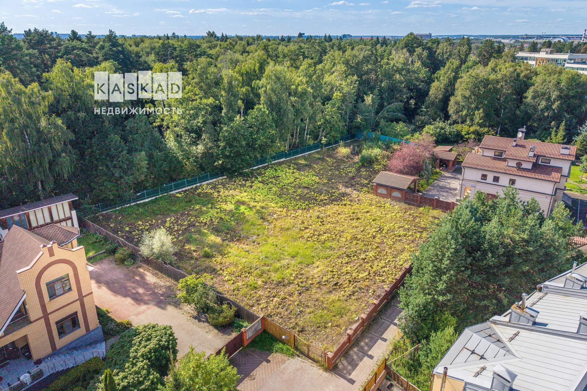 Продам земельный участок 1450 м.кв.