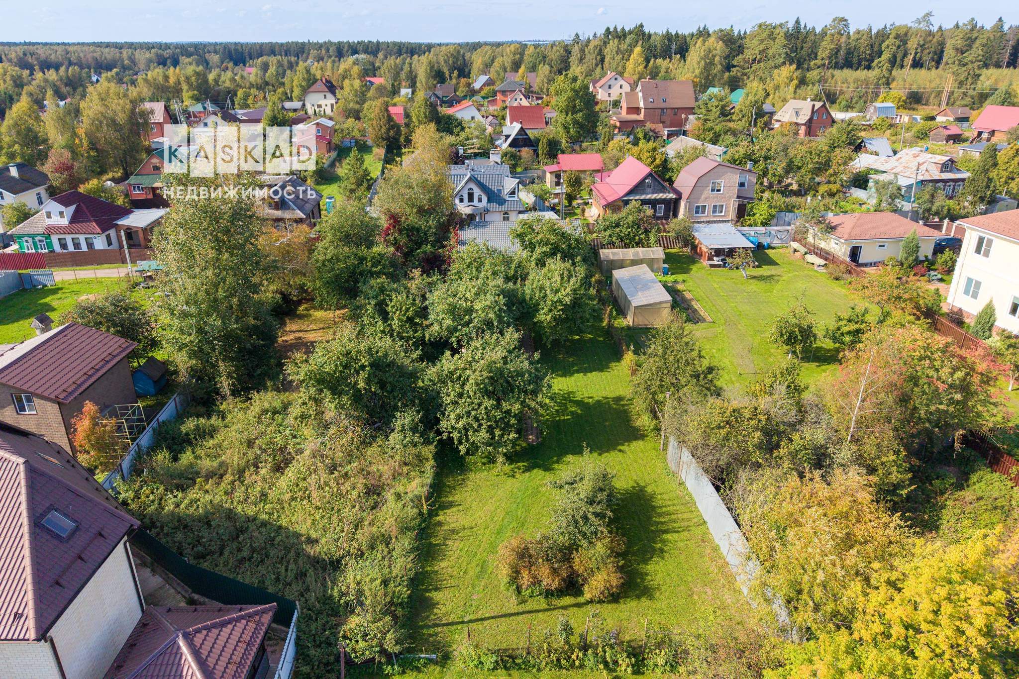 Продам земельный участок 700 м.кв.