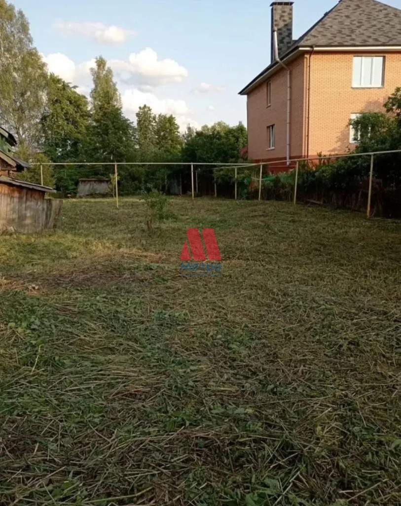 Продам земельный участок 1600 м.кв.