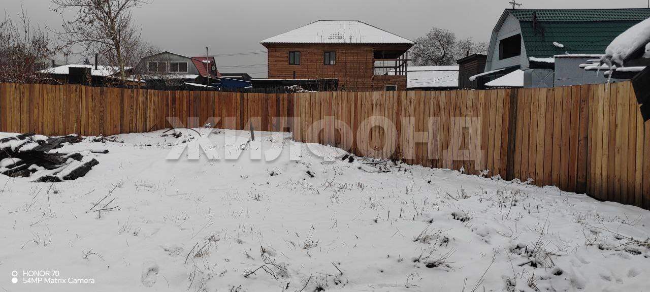 Продам земельный участок 800 м.кв.