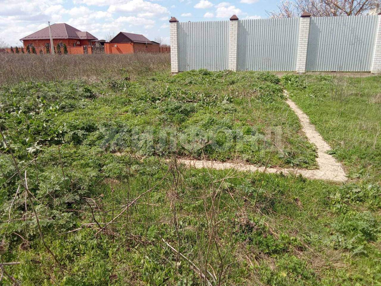 Продам земельный участок 1700 м.кв.