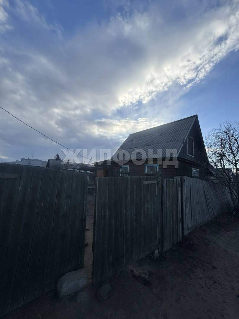Продам земельный участок 600 м.кв.