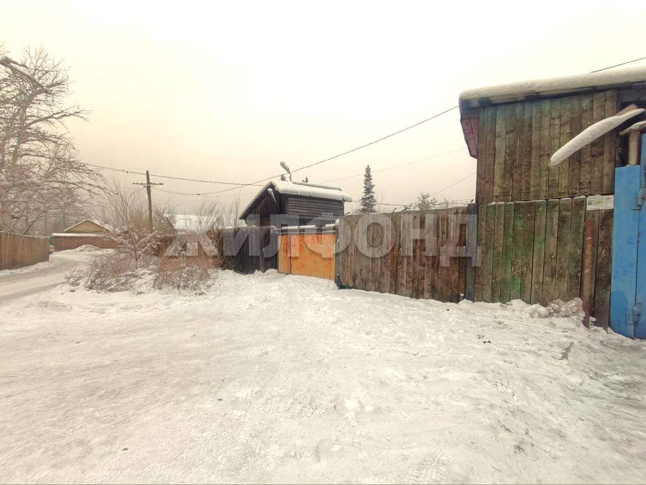 Продам земельный участок 1500 м.кв.