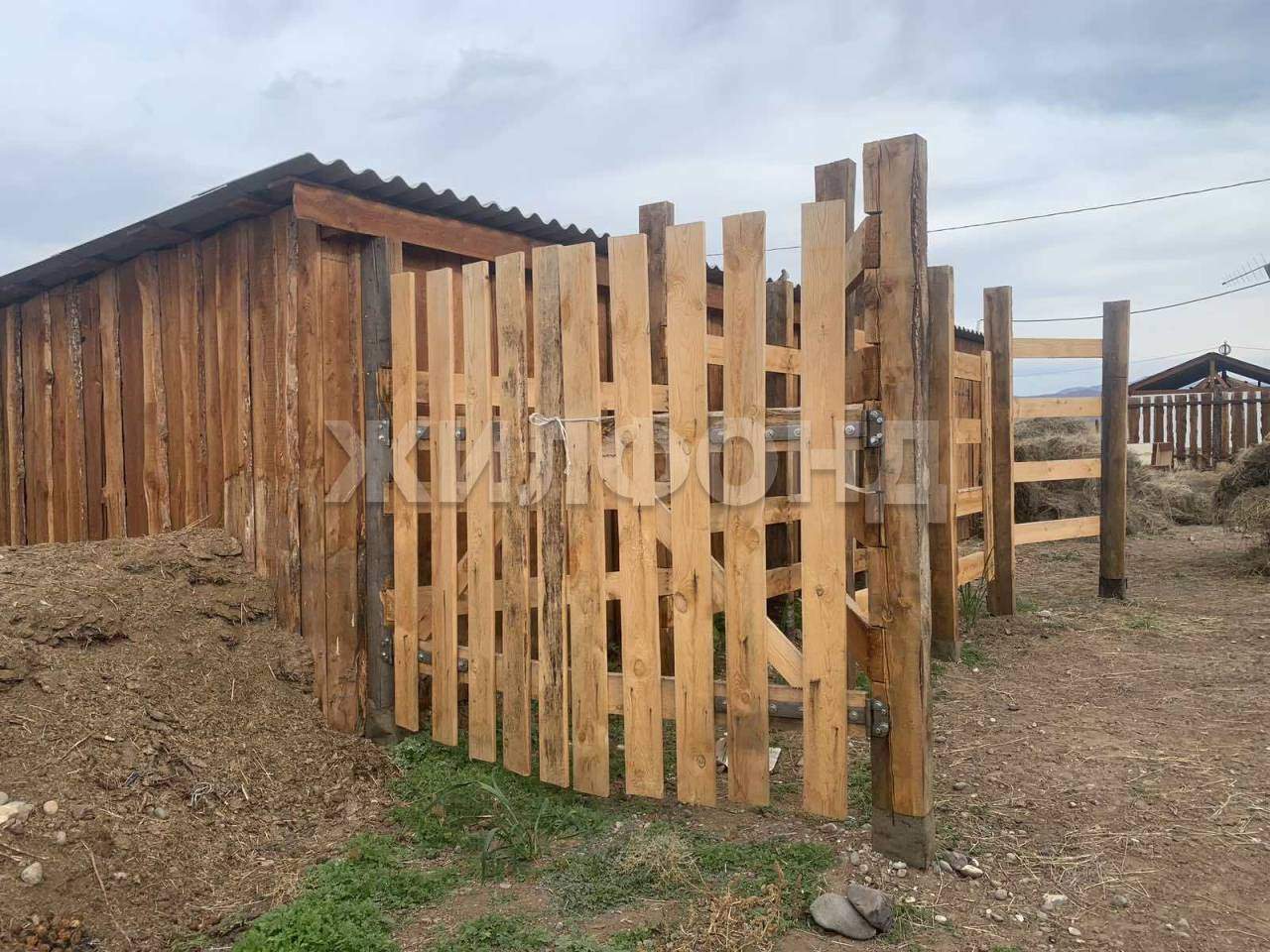 Продам земельный участок 600 м.кв.