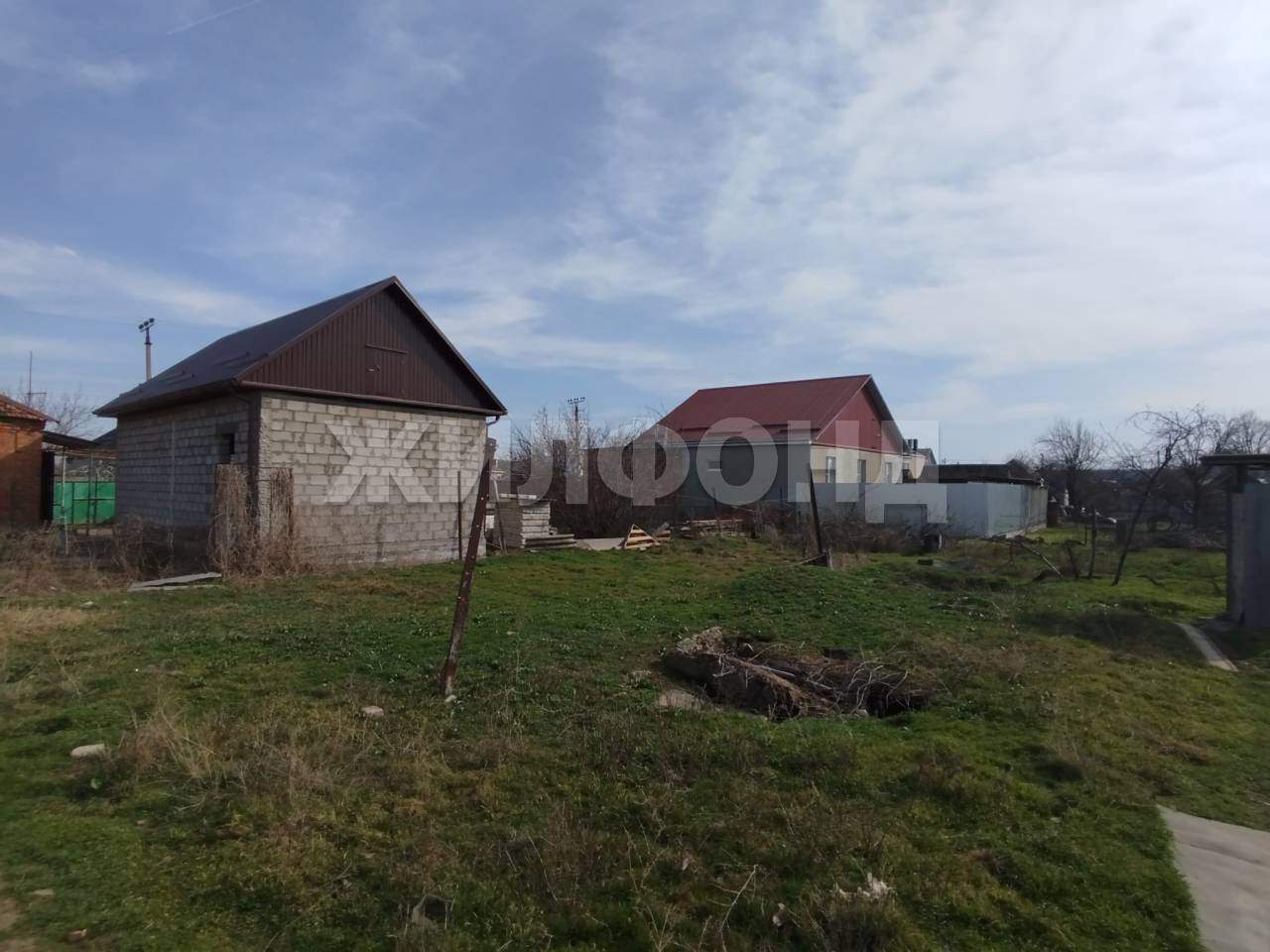 Продам земельный участок 700 м.кв.