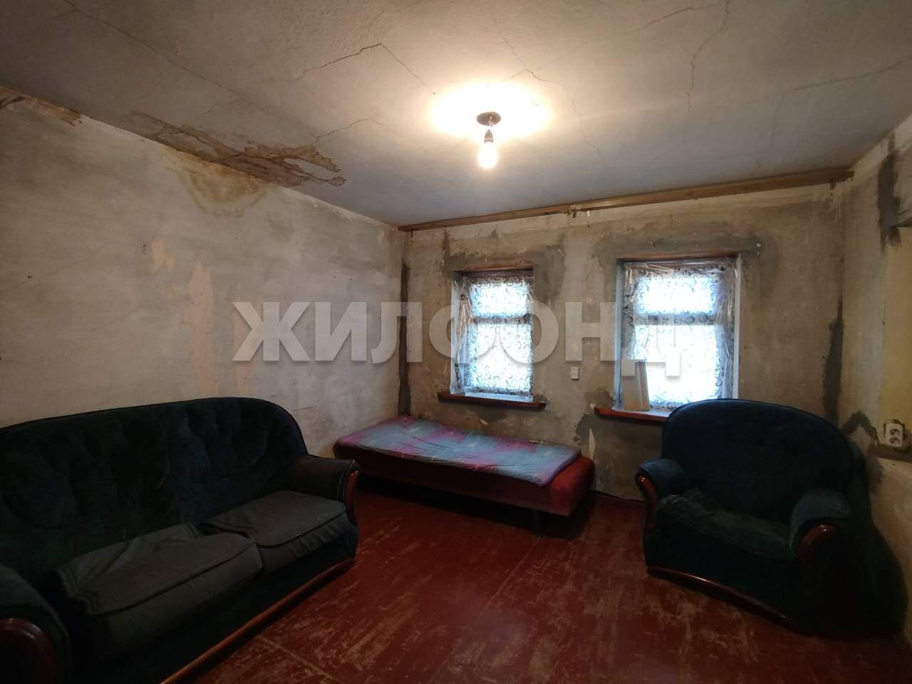 Продам земельный участок 700 м.кв.