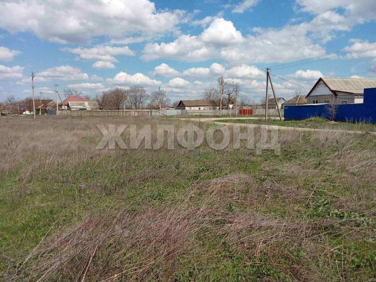 Продам земельный участок 1700 м.кв.